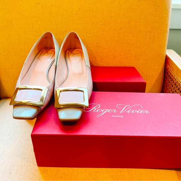 Roger Vivier - Picture 1 of 5